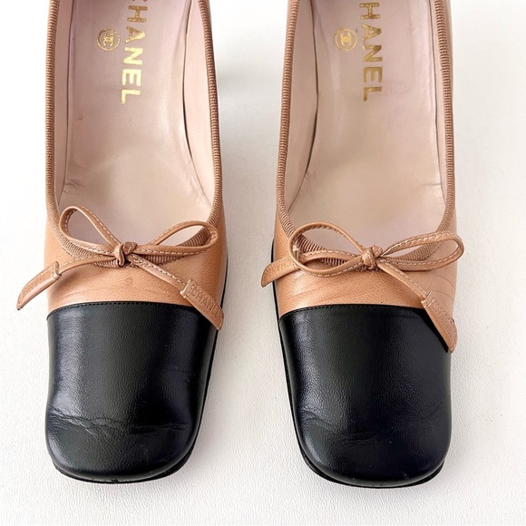 CHANEL | Vintage Beige & Black Leather Cap Toe Square Pumps Bow Logo EU 37.5 - Picture 4 of 16